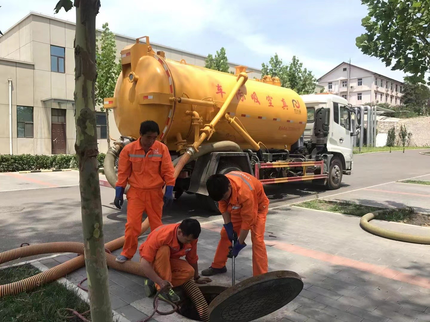 凤冈化粪池清理与5-8吨吸粪车施工效率分析